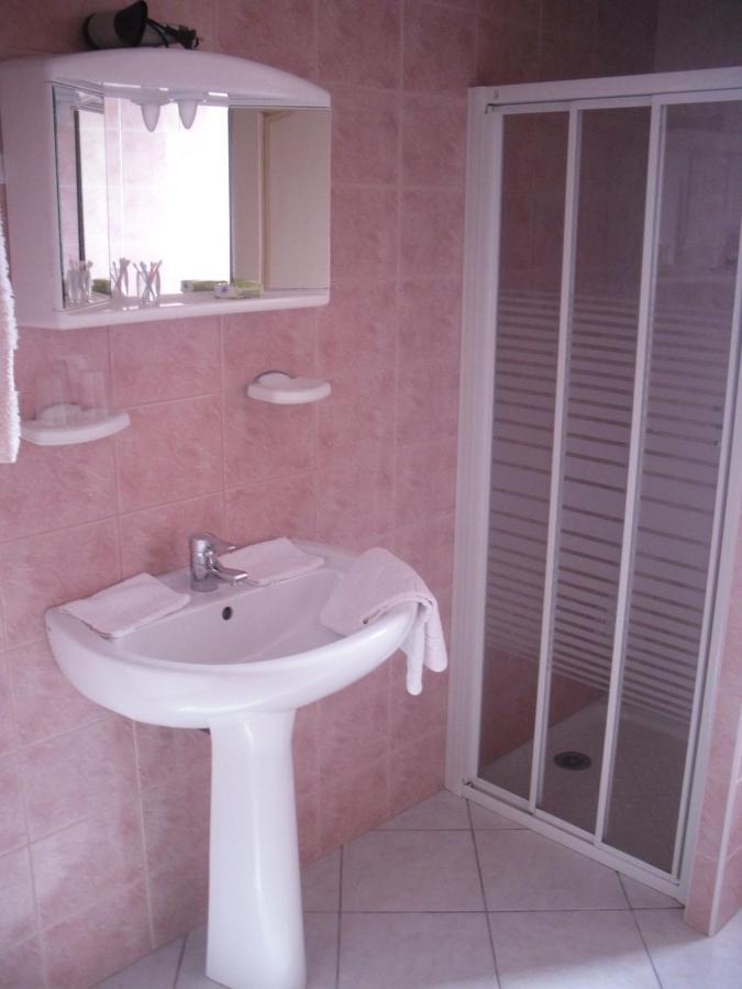 Domaine De La Pendule Bed & Breakfast Issel Dış mekan fotoğraf
